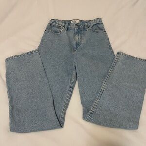 Abercrombie The 90s Straight Ultra High Rise Jeans